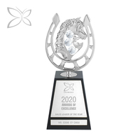 Crystocraft Trophée Souvenir Personnalisé en Métal Chromé Fer Fer à Cheval Porte-Bonheur Art Populaire Mascotte Gravé au Laser Brillant