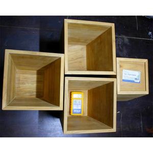 Corbeille en teck pour accessoires de salle de bain en bois massif - Product Image 2