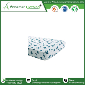 Drap de berceau unisexe en coton mousseline biologique 100% avec impressions personnalisées - Product Image 2