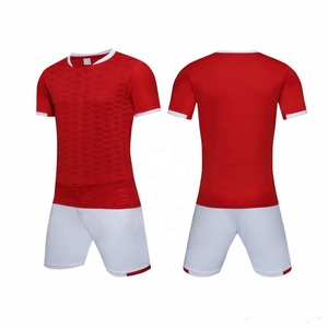 Uniforme de football personnalisé pour hommes, sublimation, matériau de qualité supérieure, meilleur prix, faible MOQ, avec logo personnalisé. - Product Image 1
