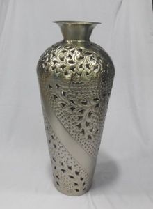 Vases à fleurs fantaisie pour décoration de mariage Pot de fleurs design en métal coulé argenté à prix compétitif Centre de table de salle à manger - Product Image 2