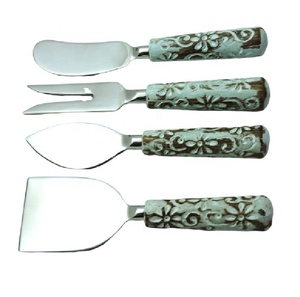 Juego de cuchillos de acero con mango de madera para grabado de flores, Set de 3 cuchillos de queso con mango de madera de Acacia, caja de regalo - Product Image 1