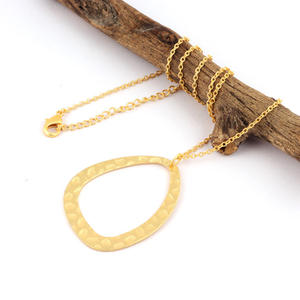 Collier à pendentif en laiton plaqué or, collier à breloque, lite, chaîne réglable, poids léger, nouveau design tendance, - Product Image 1