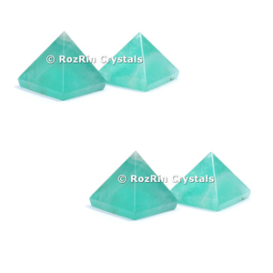 Pyramide verte de 7 chakras de pierres précieuses - Product Image 1