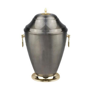 Urna de cremación de metal para adultos, suministros funerarios de hierro para adultos, color negro y dorado, venta al por mayor - Product Image 2