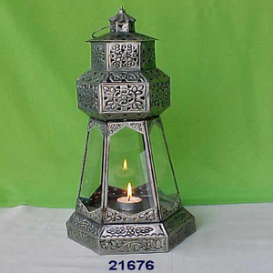 Lanterne en verre de fer en métal marocain de conception unique pour la décoration à la maison - Product Image 1