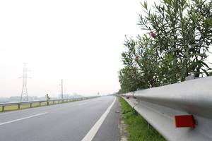 Steel structure transportation w beam steel bridge guardrail highway galvanized guardrail plate - Product Image 4