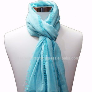 Châle écharpe à glands en coton rose Accessoire traditionnel élégant pour les tenues de printemps Châles traditionnels - Product Image 3