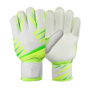 Professionnel personnaliser 4mm d'épaisseur latex gants de gardien de but de football en gros gants de gardien de but de football en cuir Pakistan - Product Image 1