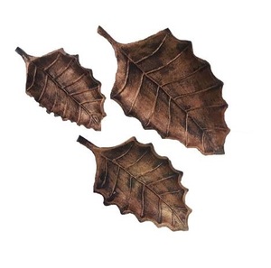 Top grand plateau de service en métal aluminium écologique plateau argenté en forme de feuille pour mariage et hôtel à des fins décoratives - Product Image 1