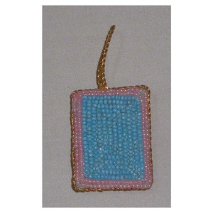 Adorno Navideño Hecho a Mano con Cuentas para Decoración de Fiestas - Product Image 1
