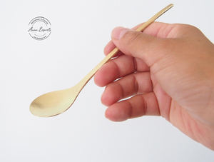Elegante cucharón dorado para sopa con elegante mango largo, perfecto para servir sopas, guisos y salsas - Product Image 4
