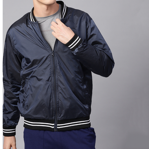 Chaqueta Bomber de satén de alta calidad para hombre al por mayor, estilo deportivo azul marino a prueba de viento personalizado con cuello con capucha para invierno - Product Image 1