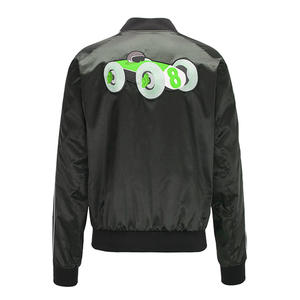 Chaqueta cortavientos resistente al agua con malla en el interior - Product Image 3