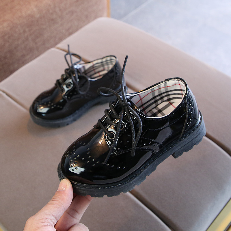 Escuela de stock de zapatos/Negro zapatos de niños zapatos escolares zapatos  baratos zapatos negros con TPR o de goma - China Escuela de stock de zapatos  y zapatos de niños negros precio