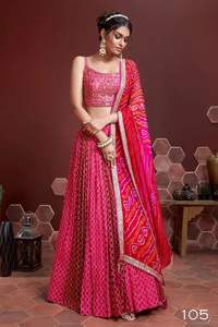 Chemisier Lehenga Choli brodé lourd exclusif de créateur indien Vêtements traditionnels personnalisés pour les mariages Vente en gros - Product Image 2