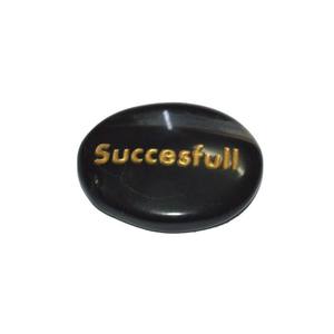 Piedras de ágata ovalada de ónix negro personalizadas talladas con palabras exitosas y estilo de amor para la decoración del hogar Piedras Grabadas curativas - Product Image 1