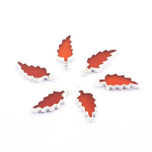 Pendentif en onyx rouge de 23 à 25 mm avec bélière en forme de feuille plaqué argent pour la fabrication de bijoux - Product Image 4