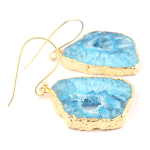 Pendientes de Ágata Azul Cielo Natural en Rodajas, Latón con Baño de Oro, Estilo Bohemio, Hechos a Mano - Product Image 2