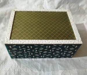 Boîte à bijoux en laiton gravé et résine patinée or avec incrustation bleu noir blanc Boîtes décoratives pour la maison et le bureau - Product Image 4