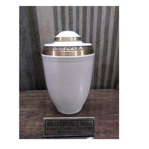 Urna europea de cremación para adultos, suministros funerarios, Brassworld, India - Product Image 1