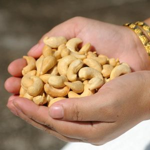 High Quality Organic Raw Cashew <b>Nuts</b> WW450 Grade Without Shell New Season Available - Product Image 1