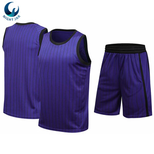 Ensemble de maillots de basket-ball pour jeunes de haute qualité, personnalisés, bon marché, en maille, réversible, en gros - Product Image 4