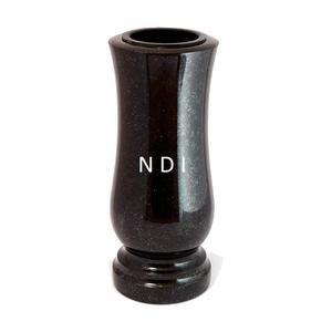 Vase en métal à fleur unique de style moderne avec finition noire décorative gravée à la main pour la décoration de table de la maison et de l'hôtel - Product Image 1