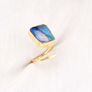 Bague en pierres précieuses de haute qualité labradorite fougueuse naturelle bague réglable ouverte avant bague en laiton plaqué or bague de réglage - Product Image 5