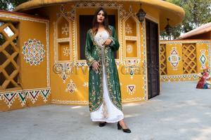 Collection de célébrités musulmanes, caftan fait à la main, accessoire de créateur couleur verte urvashi abaya farasha, produit très vendu, collection 2019 - Product Image 2