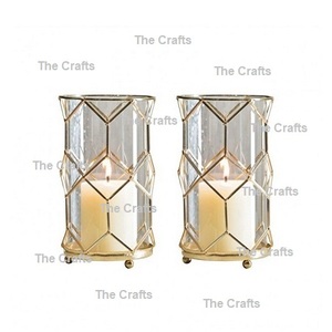 Candelabro de Diseño Exclusivo, Hecho a Mano en Metal Color Dorado, para Iluminación y Decoración del Hogar - Product Image 3