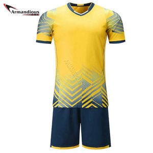 Ensemble de maillots de football de style nouveau en gros, uniforme de sport 100 % polyester, séchage rapide, respirant, personnalisé par sublimation - Product Image 2