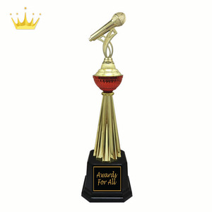 ถ้วยรางวัลไมโครโฟนที่ทนทานพร้อมการออกแบบการ์ตูน/ความรักสำหรับรางวัลการแข่งขันร้องเพลง - Product Image 1