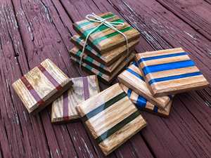 Dessous de verre en résine et pierre de bois de différentes couleurs pour boissons Bois de pin naturel et résine Cadeau de pendaison de crémaillère Lot de 6 tailles personnalisées - Product Image 4