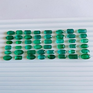 มรกตธรรมชาติสีเขียวตัดอัญมณีหลวมมีใบรับรอง IGI - Product Image 1