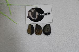 Botón de cuerno de búfalo de abrigo largo natural hecho a mano en forma de hoja y diseño tallado botones de Color negro y marrón para prendas Tradnary - Product Image 3