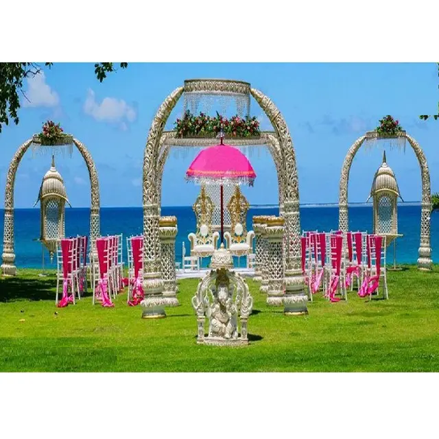 Outdoor Mandap für indische Hochzeits zeremonie Indischer Hochzeits trend Mandap Dekoration Elefant Mandap bei Outdoor Beach Wedding