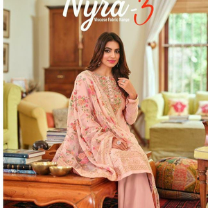 Kurta Suit Pure Maheshwari Viscose Silk avec Hevey Embroidery Travail avec Organza Duptta par Royal Export - Product Image 1