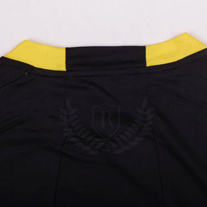 Ensemble maillot et short de football pour homme, couleur personnalisée, 100% polyester, séchage rapide, respirant, grandes tailles, logo personnalisé, utilisation en extérieur - Product Image 3