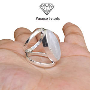 Vente en gros Bague en pierre de lune arc-en-ciel en argent sterling 925 Bijoux en pierres précieuses faits à la main avec toutes les formes tailles certifiées IGI pour les fêtes - Product Image 2