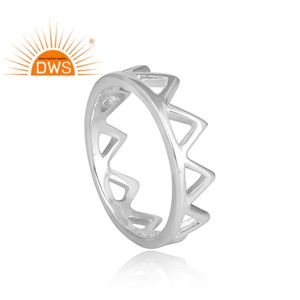 Bague éternelle en argent sterling massif de forme couronne avec finition martelée, fournisseur de bijoux en gros, collection classique - Product Image 4