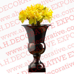 Vase de table moderne en aluminium doré, fait main, écologique, urne décorative d'extérieur pour centres de table de mariage - Product Image 2