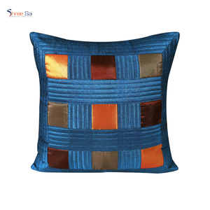 Cojín Decorativo de Terciopelo con Patrón Geométrico Cuadrado, Estilo Bohemio, Acolchado, en Azul, Naranja y Marrón, al Mejor Precio - Product Image 1