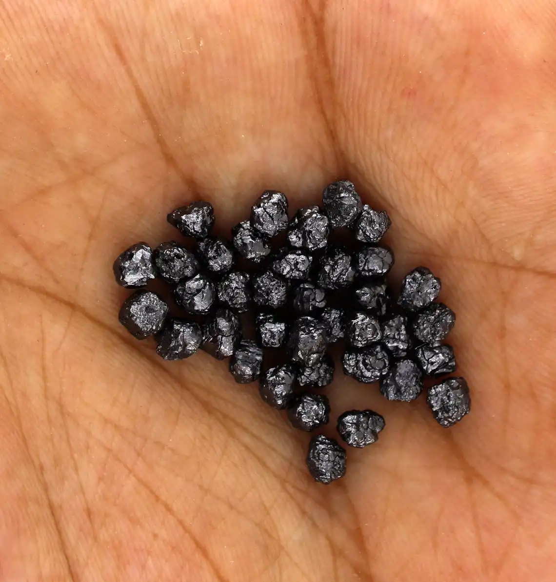 4 MM करने के लिए 3 आकार प्राकृतिक काले सस्ते कीमत पर किसी न किसी हीरे, अनुपचारित काले हीरे