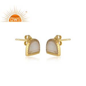Boucles d'oreilles en pierre de lune blanche naturelle, Design de forme demi-lune, bijou plaqué or, en argent - Product Image 2
