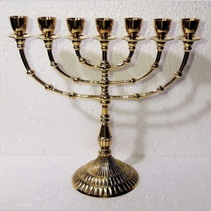 Grande menorah en laiton massif, disponible dans 7 branches, divers modèles, vente en gros - Product Image 3