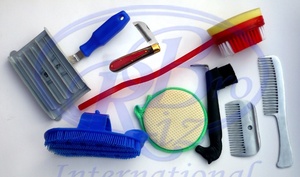 Ensemble d'instruments vétérinaires équestres 8 pièces pour le toilettage des chevaux - Product Image 2