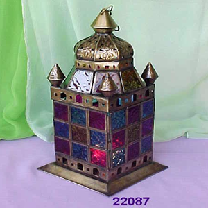 Linterna de metal antiguo de vidrio múltiple con base cuadrada marroquí para uso en fiestas de bodas - Product Image 1