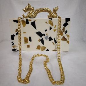 Sac à main à longue chaîne pour femmes, pochette de soirée en résine, sacs en résine pour filles, sacs faits à la main en résine personnalisés, fournitures indiennes - Product Image 6