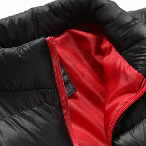 เสื้อแจ็คเก็ตบอมเบอร์ทรงพองสำหรับผู้ชาย ดีไซน์ใหม่สำหรับฤดูหนาว ผ้ามันเงา คอตั้ง อุ่นสบาย กันน้ำ กันลม - Product Image 4